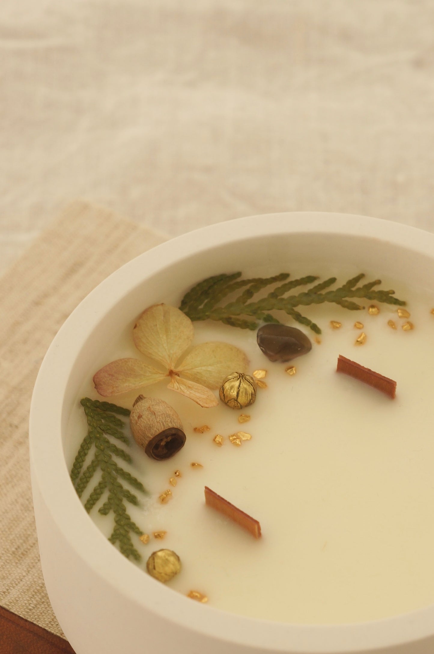 Doftljus- Honey Tea by the Fire (Honung - Söta tobaksblad - Tonka)