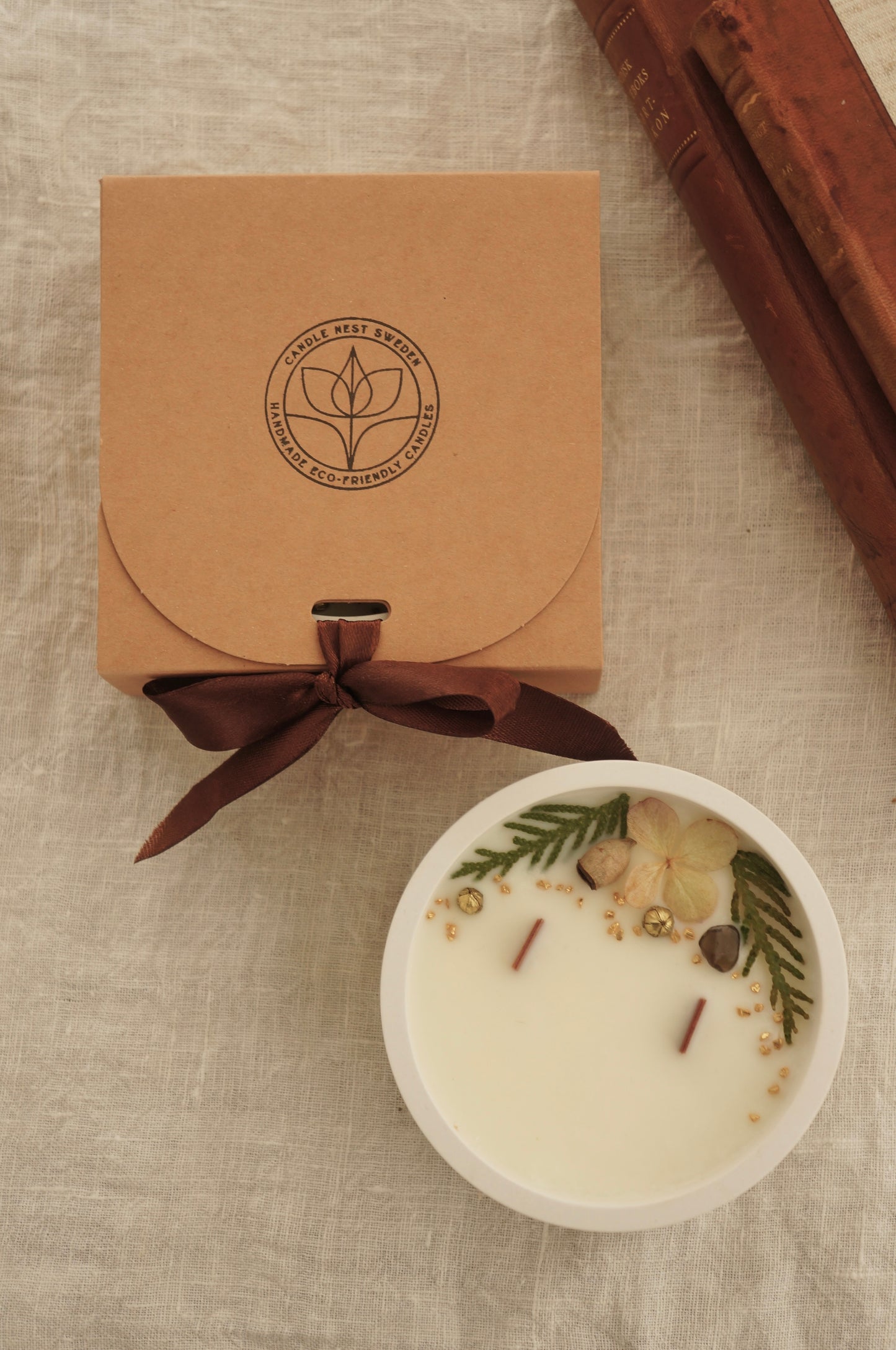 Doftljus- Honey Tea by the Fire (Honung - Söta tobaksblad - Tonka)