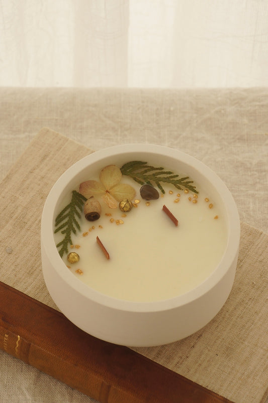 Doftljus- Honey Tea by the Fire (Honung - Söta tobaksblad - Tonka)