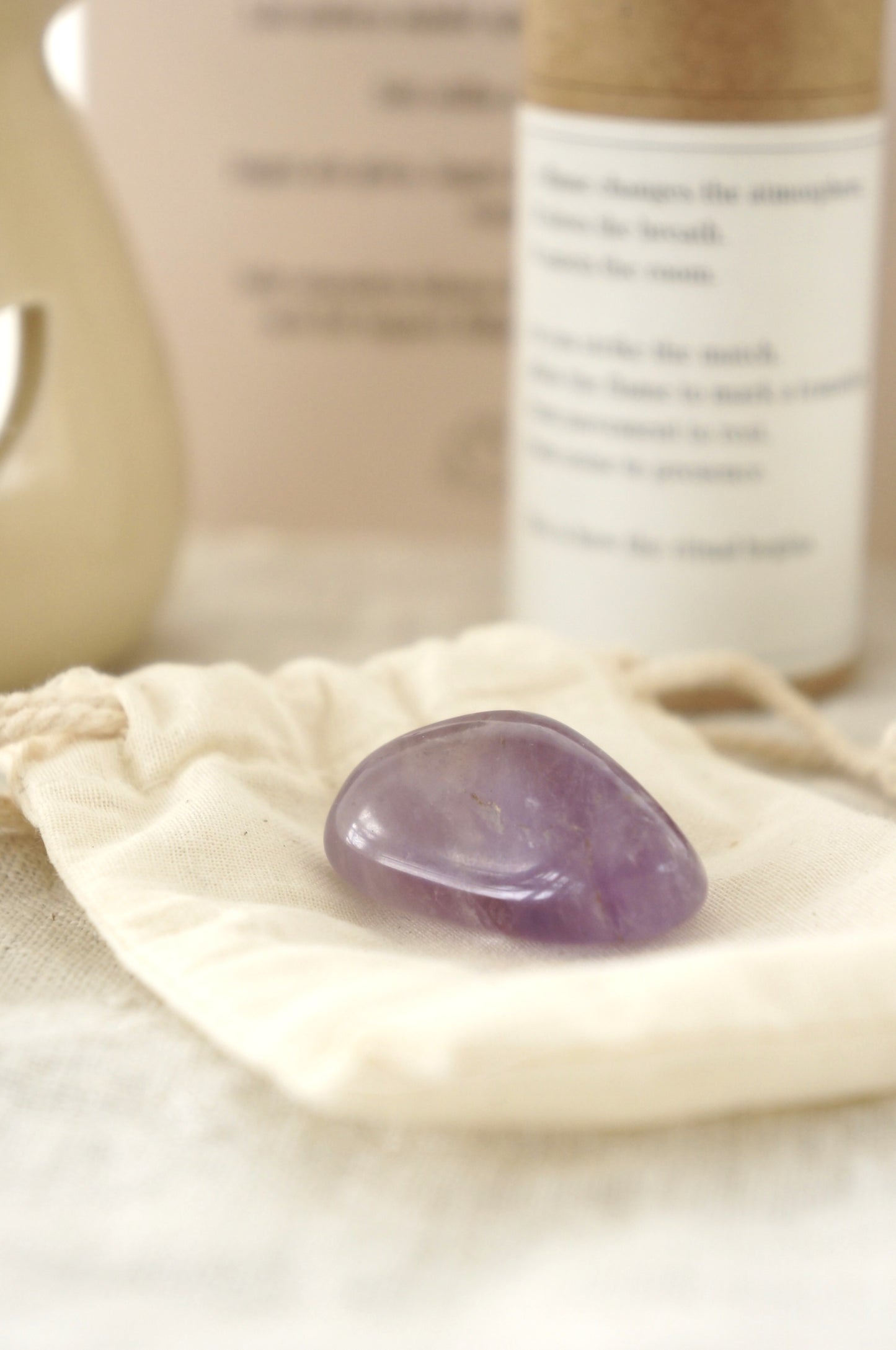 En lugn stund – self care kit med aromalampa, doftpraliner & ametist