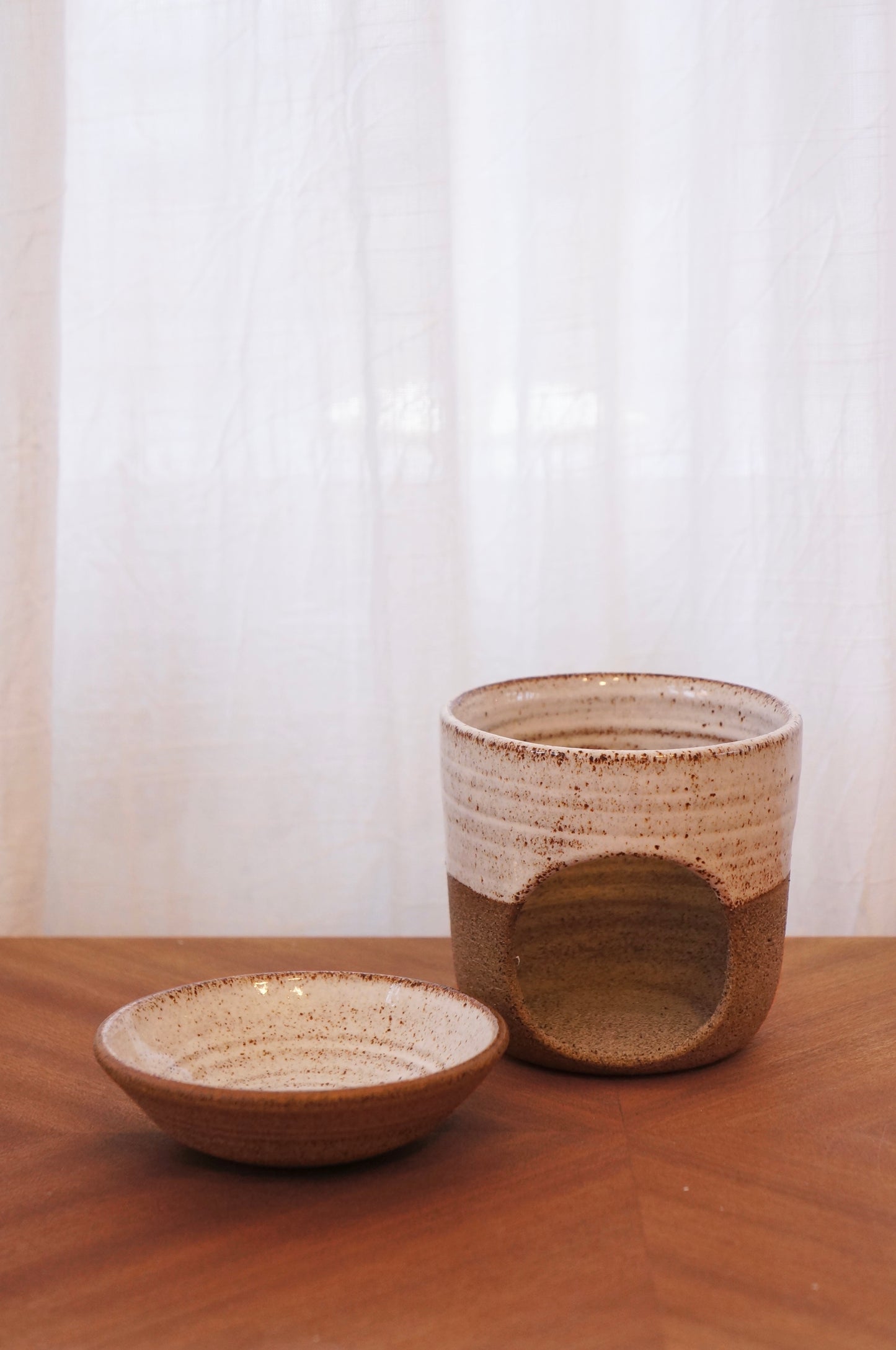 Cillas handgjorda aromlampa- vit & grå