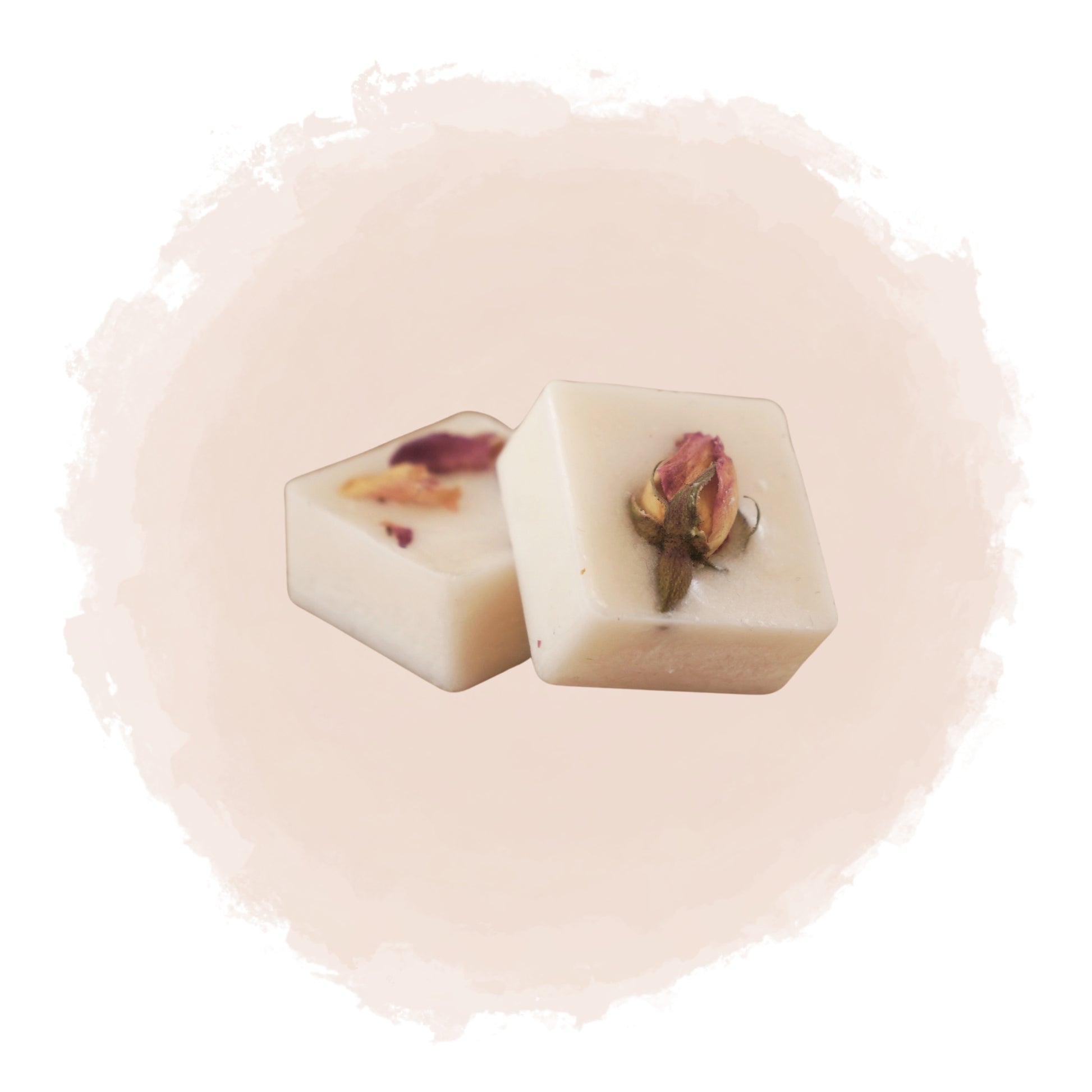 Kubisk doftprov med torkad ros inbäddad i vitt vax